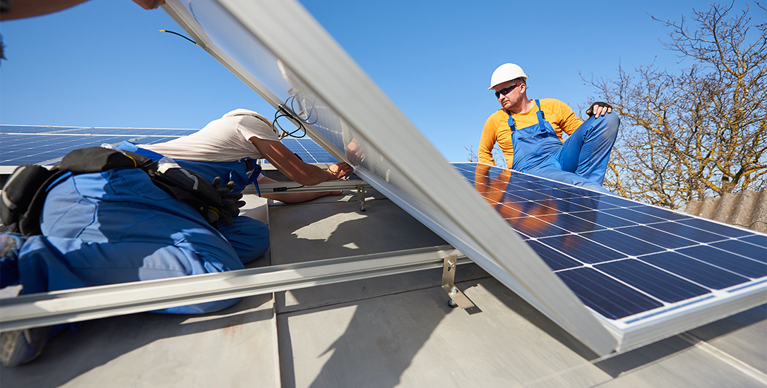 zonnepanelen tijdens corona laten plaatsen