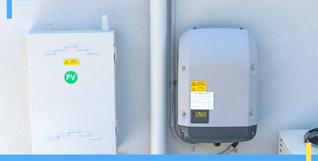 Wat is een omvormer voor zonnepanelen en waar dient die voor?